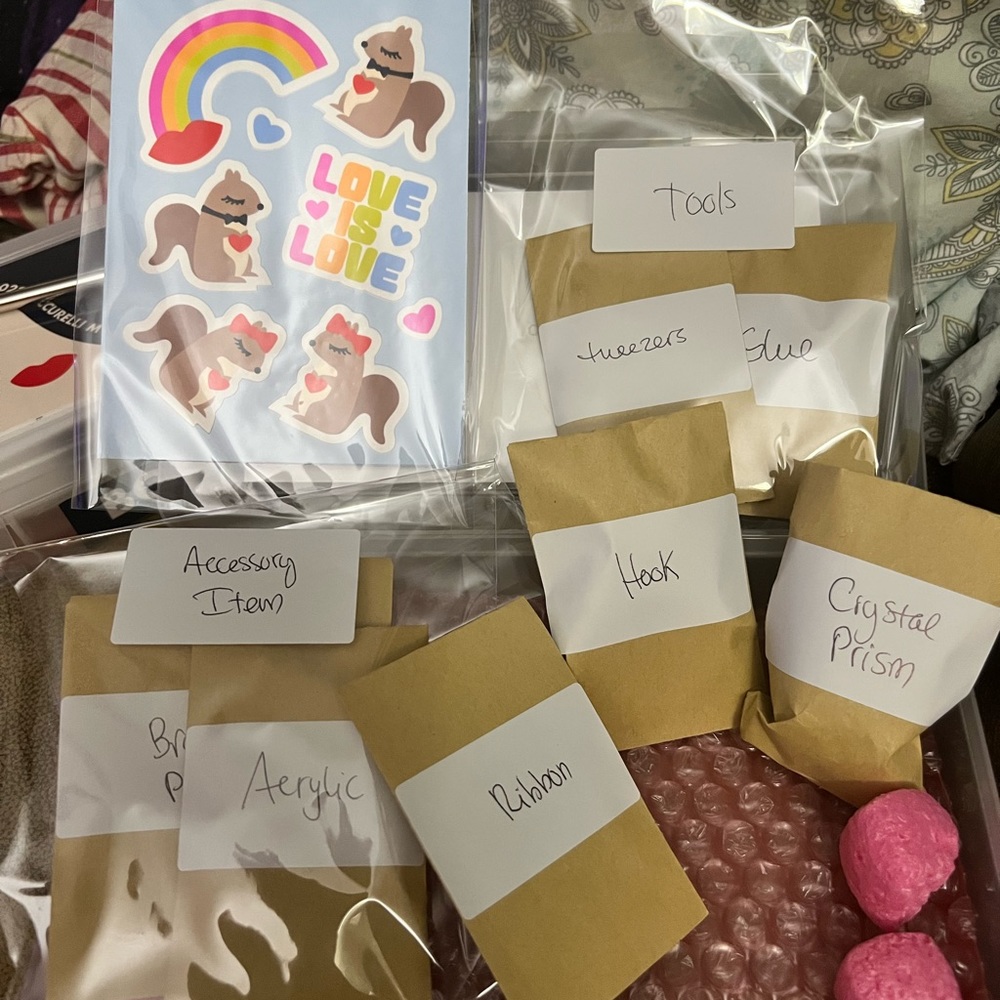 Baccurelli Mystery Craft brooch box